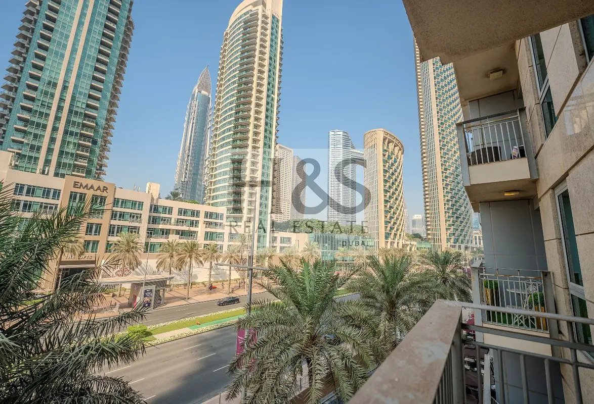 studio freehold apartment in Downtown Dubai — photo 1 of 5