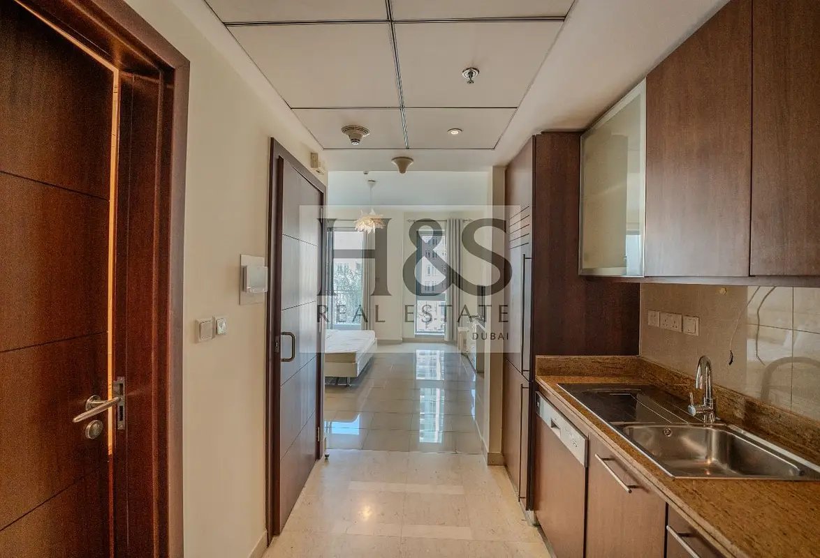 studio freehold apartment in Downtown Dubai — photo 3 of 5