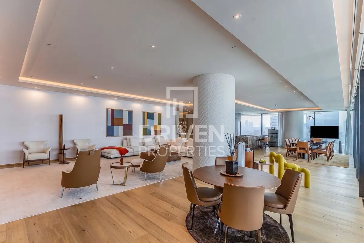 4-bedroom freehold apartment in Palm Jumeirah — photo 1 of 5