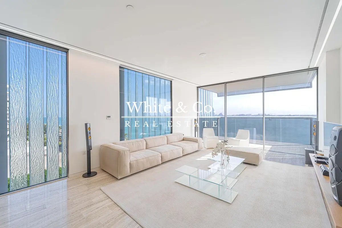 2-bedroom freehold apartment in Palm Jumeirah — photo 1 of 5