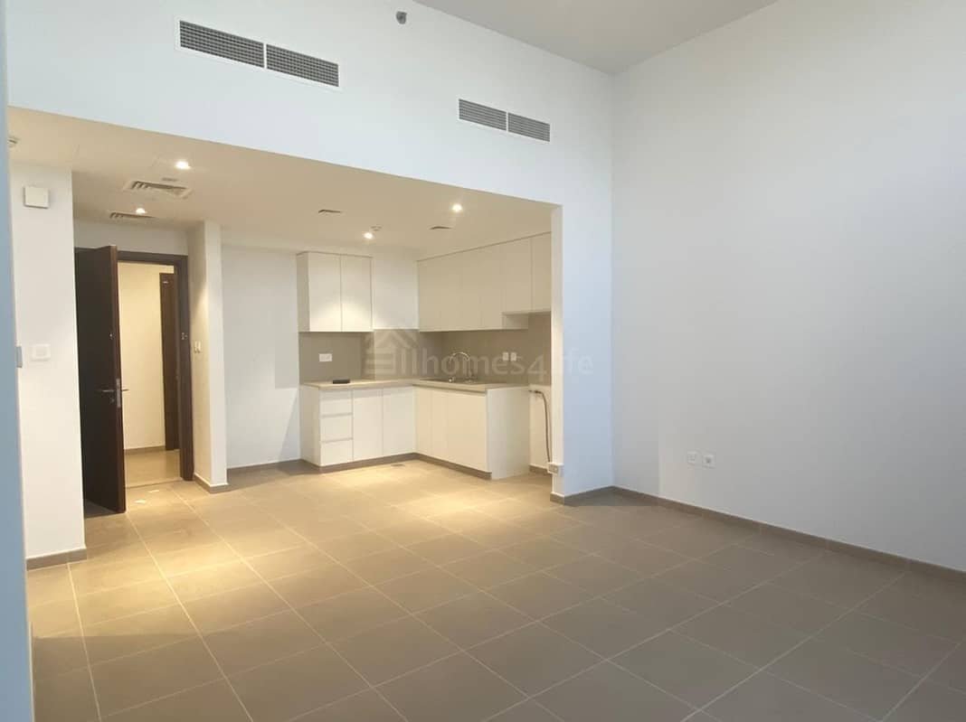 2-bedroom freehold apartment in Town Square — photo 1 of 4