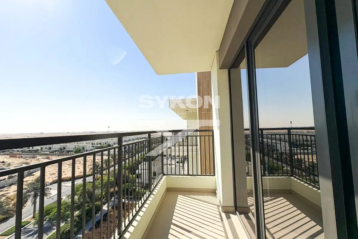 1-bedroom freehold apartment in Town Square — photo 1 of 5