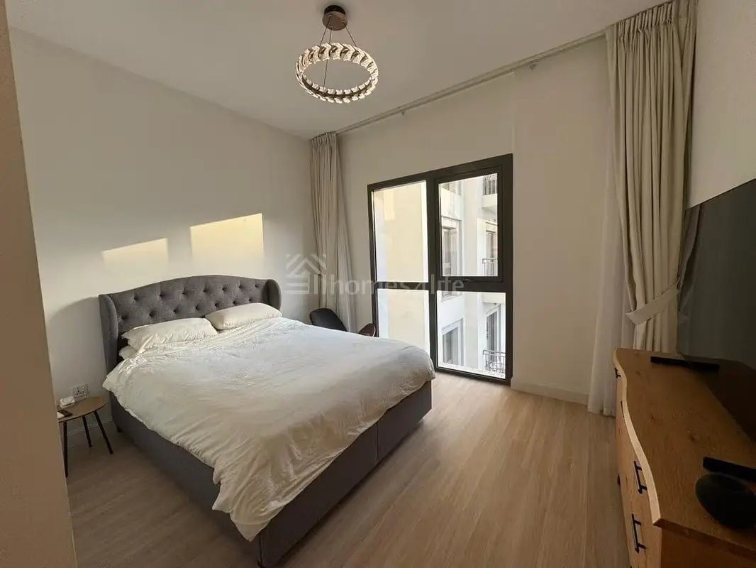 2-bedroom freehold apartment in Town Square — photo 1 of 5