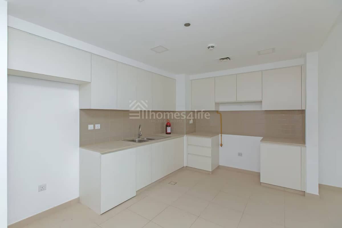 2-bedroom freehold apartment in Town Square — photo 4 of 5