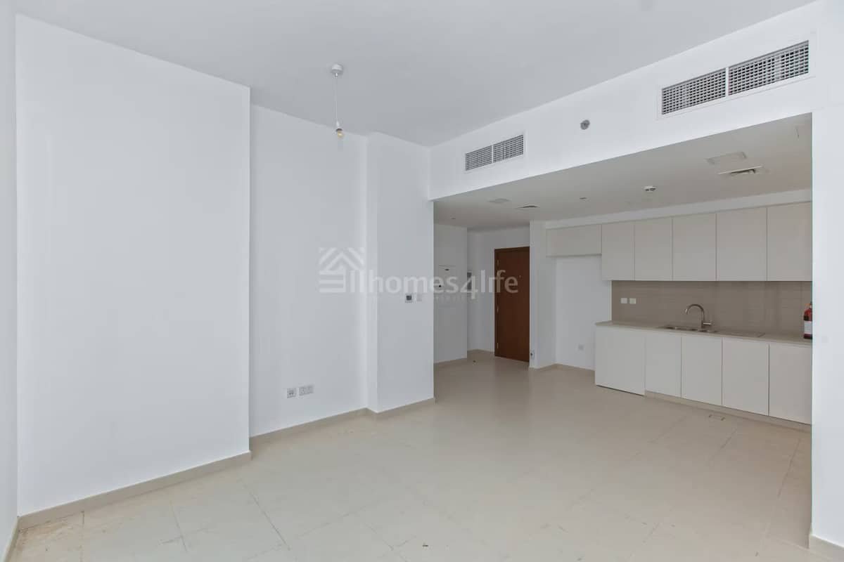 2-bedroom freehold apartment in Town Square — photo 2 of 5