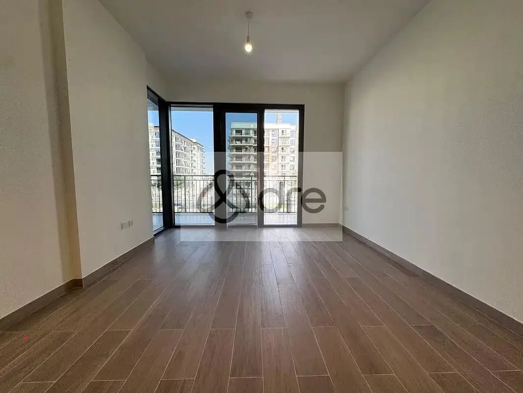 2-bedroom freehold apartment in Town Square — photo 3 of 5