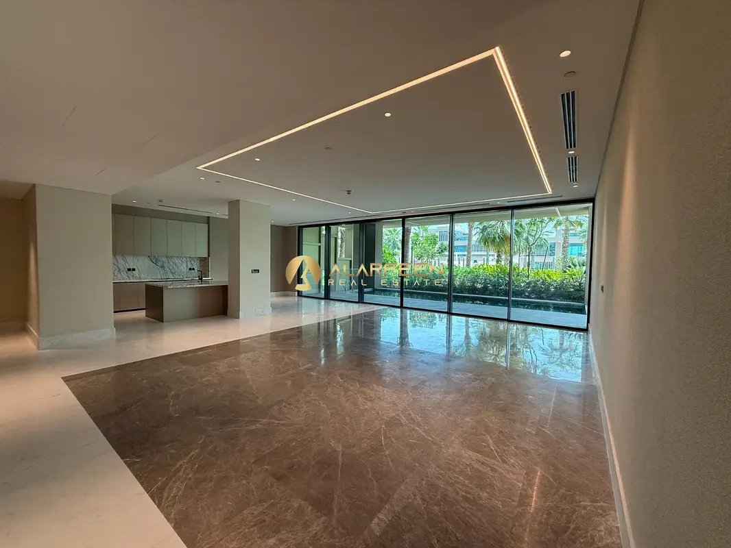 3-bedroom freehold apartment in Palm Jumeirah — photo 1 of 5