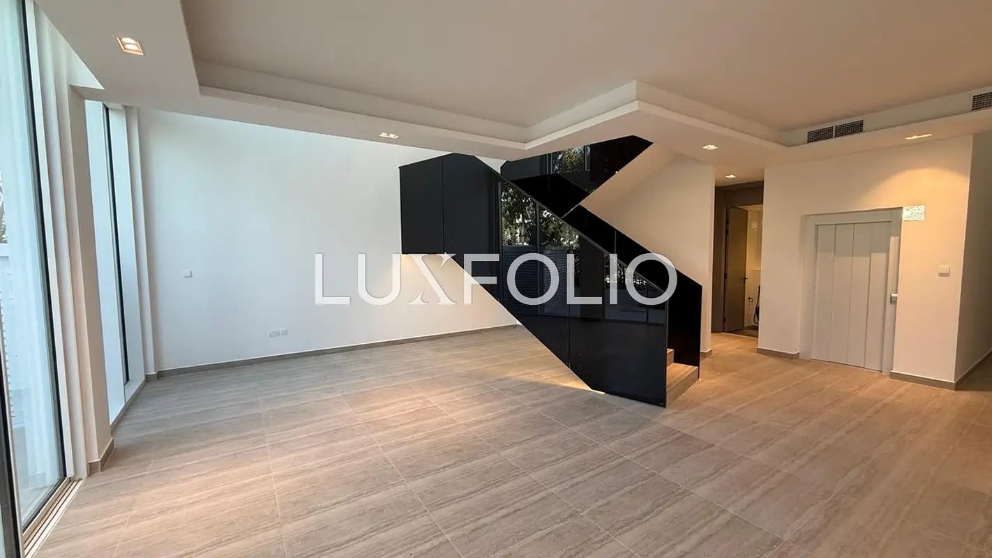 4-bedroom freehold villa in Al Barari — photo 3 of 5