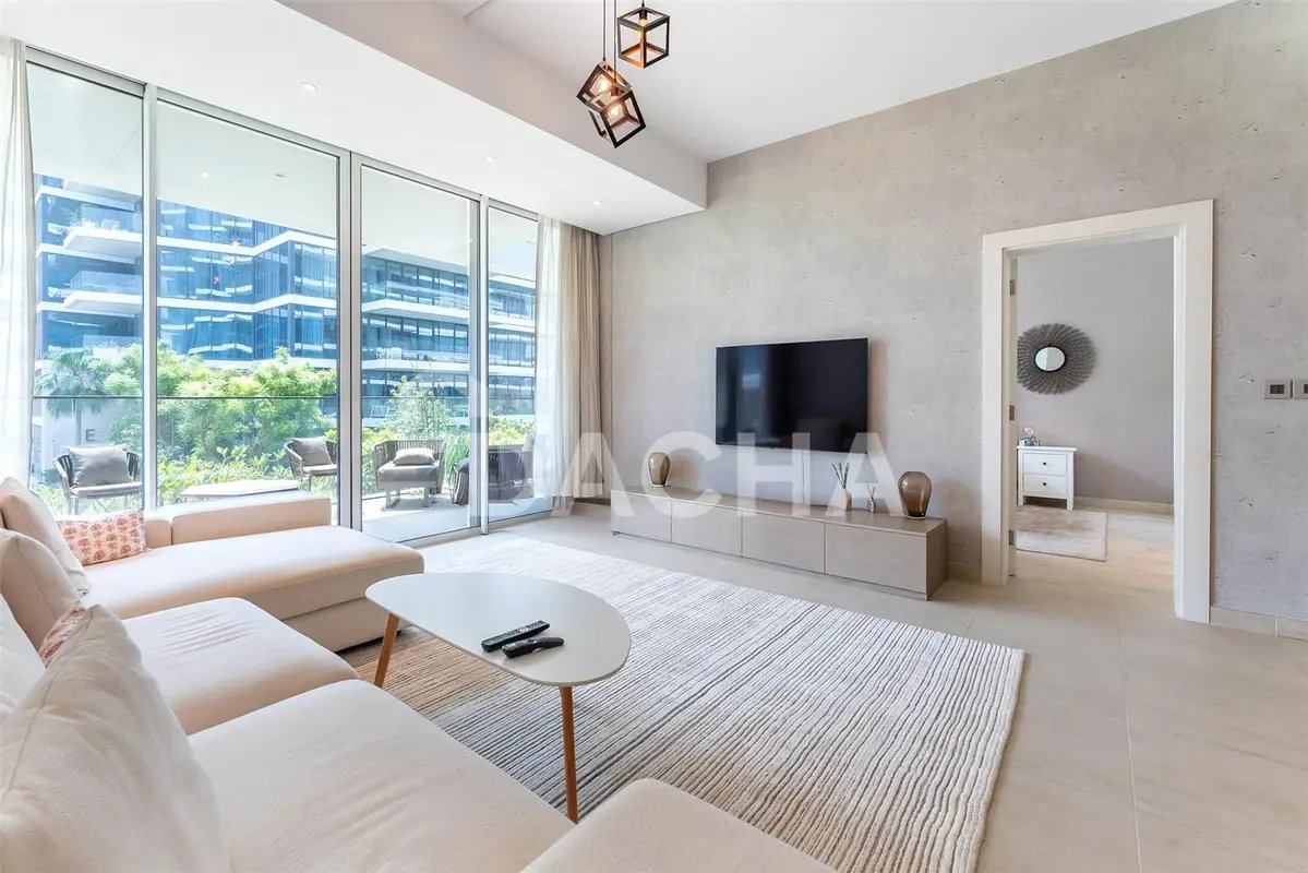 2-bedroom freehold apartment in Palm Jumeirah — photo 1 of 5