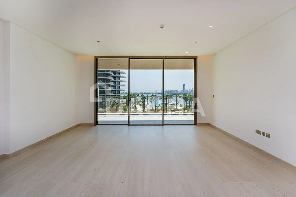 3-bedroom freehold apartment in Palm Jumeirah — photo 1 of 5
