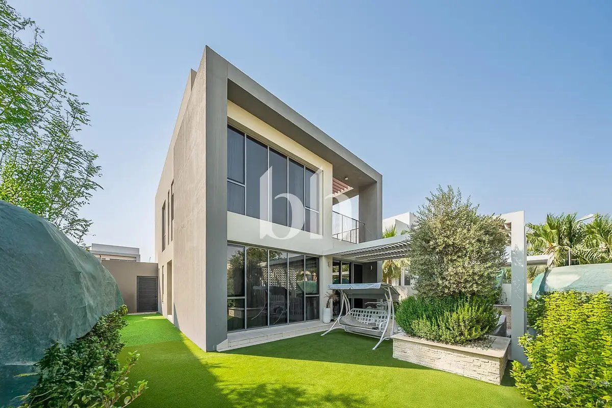 4-bedroom freehold villa in Dubai Hills Estate — photo 1 of 5