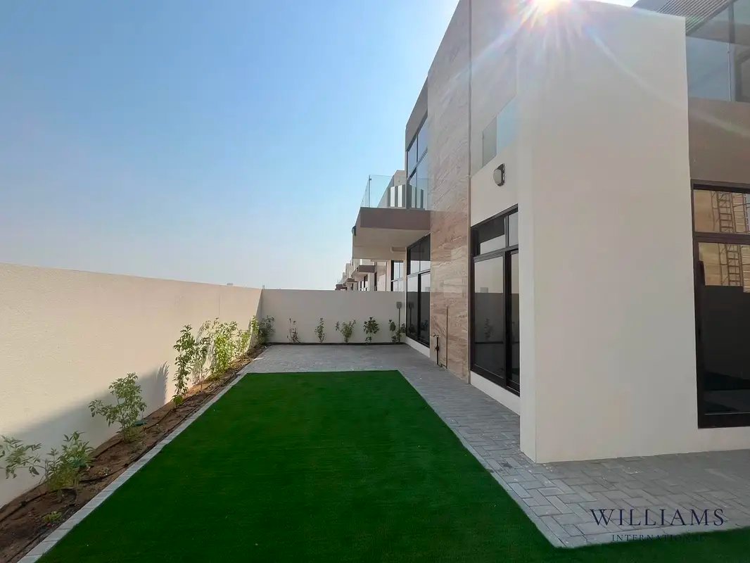 4-bedroom freehold villa in Mohammed Bin Rashid City (MBR City) — photo 3 of 5