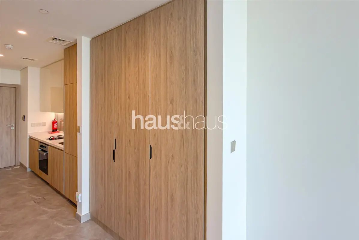 studio freehold apartment in Business Bay — photo 5 of 5