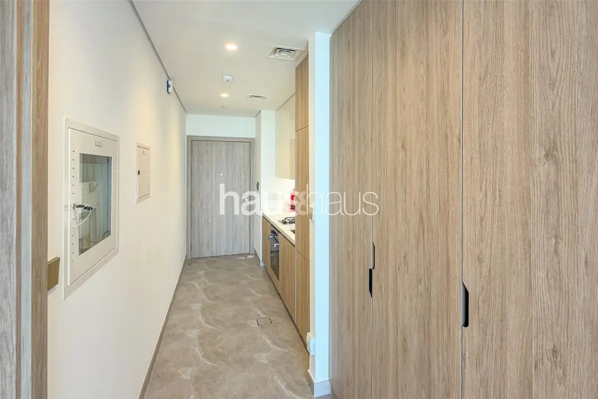 studio freehold apartment in Business Bay — photo 3 of 5