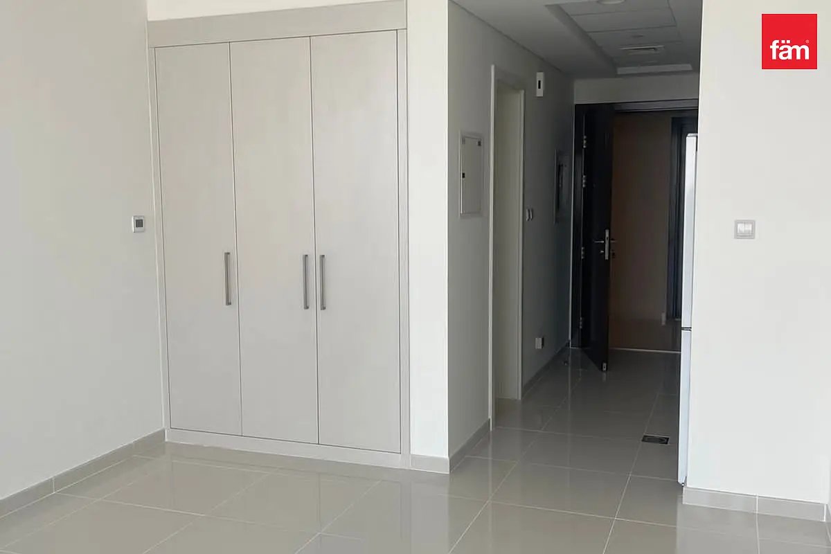 studio freehold apartment in DAMAC Hills — photo 5 of 5