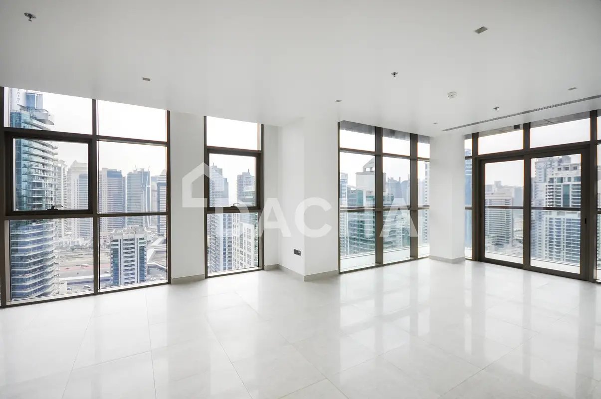 3-bedroom freehold apartment in Dubai Marina — photo 1 of 5