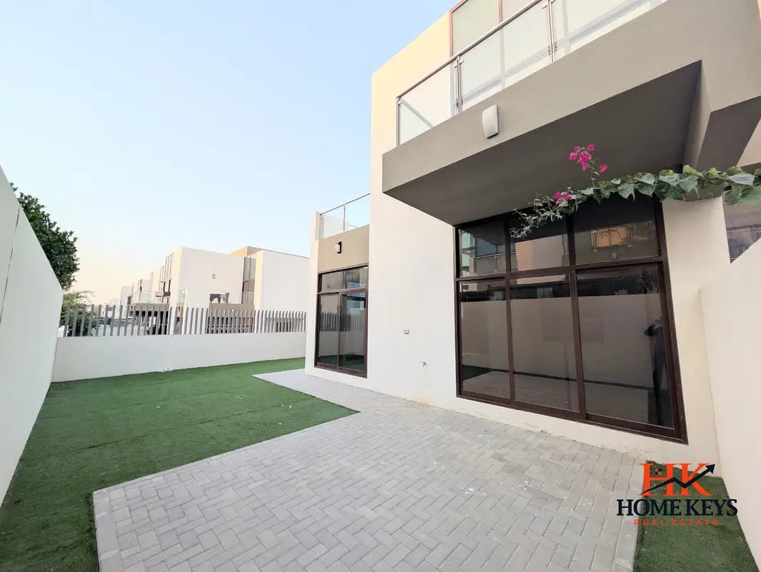 4-bedroom freehold villa in Mohammed Bin Rashid City (MBR City) — photo 1 of 5