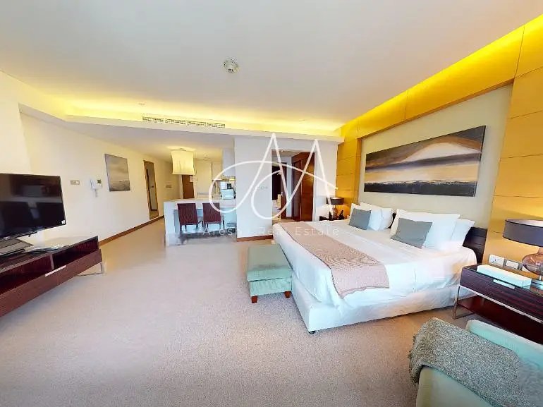 studio freehold apartment in Downtown Dubai — photo 3 of 5
