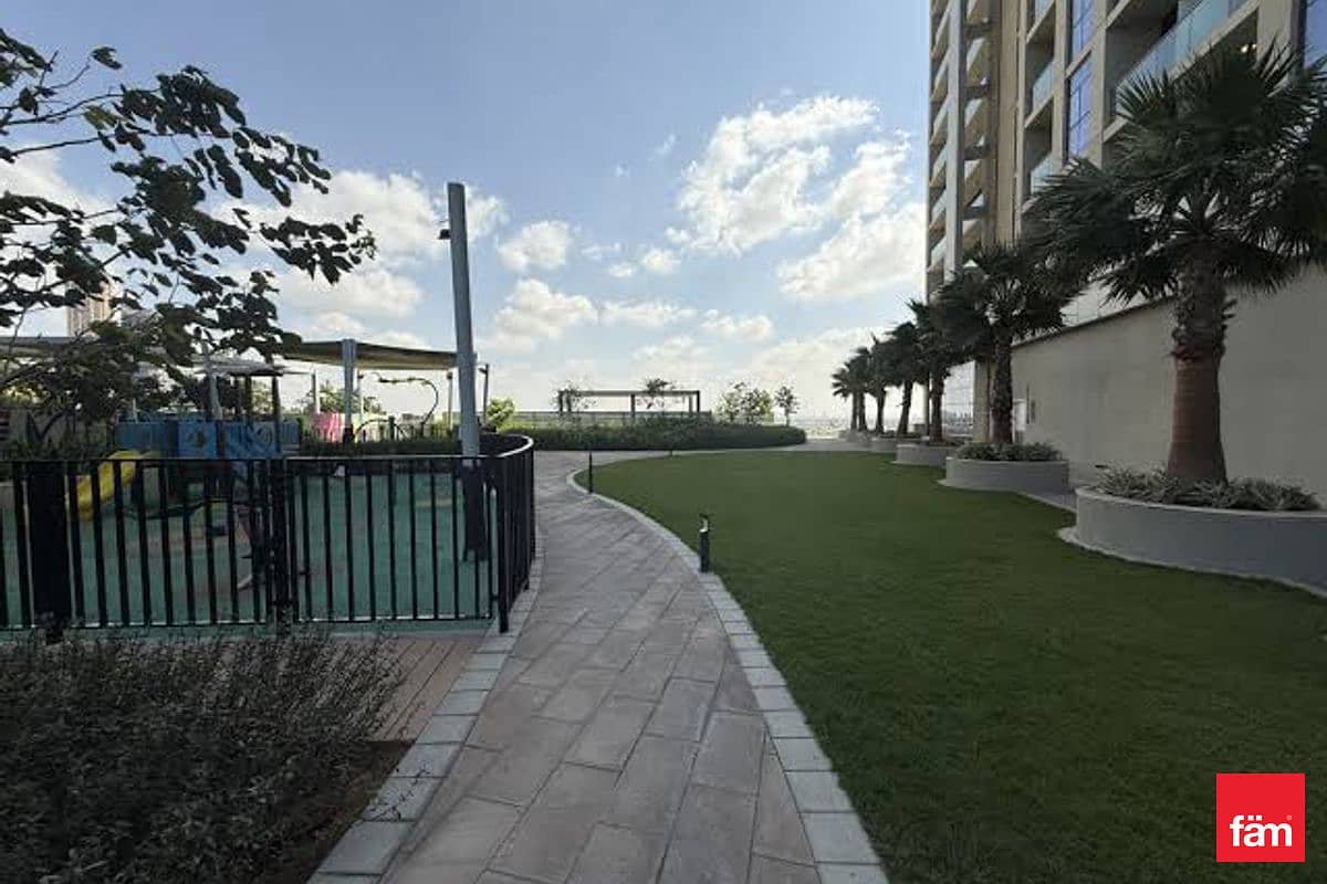 studio freehold apartment in Business Bay — photo 1 of 5