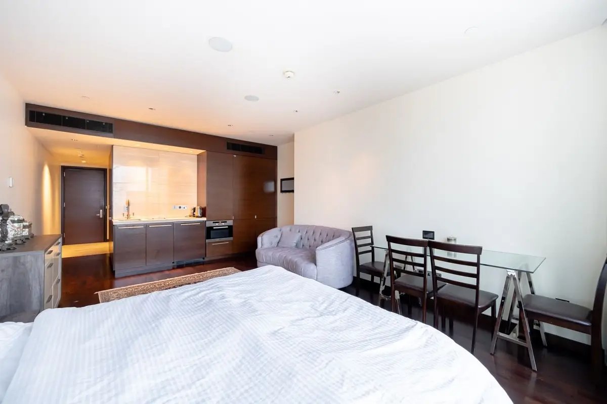 studio freehold apartment in Downtown Dubai — photo 3 of 5
