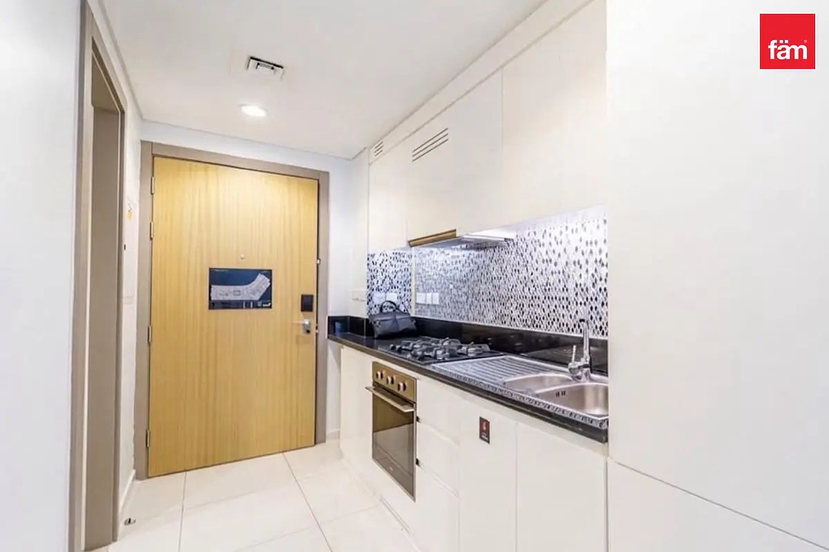 studio freehold apartment in Business Bay — photo 3 of 5