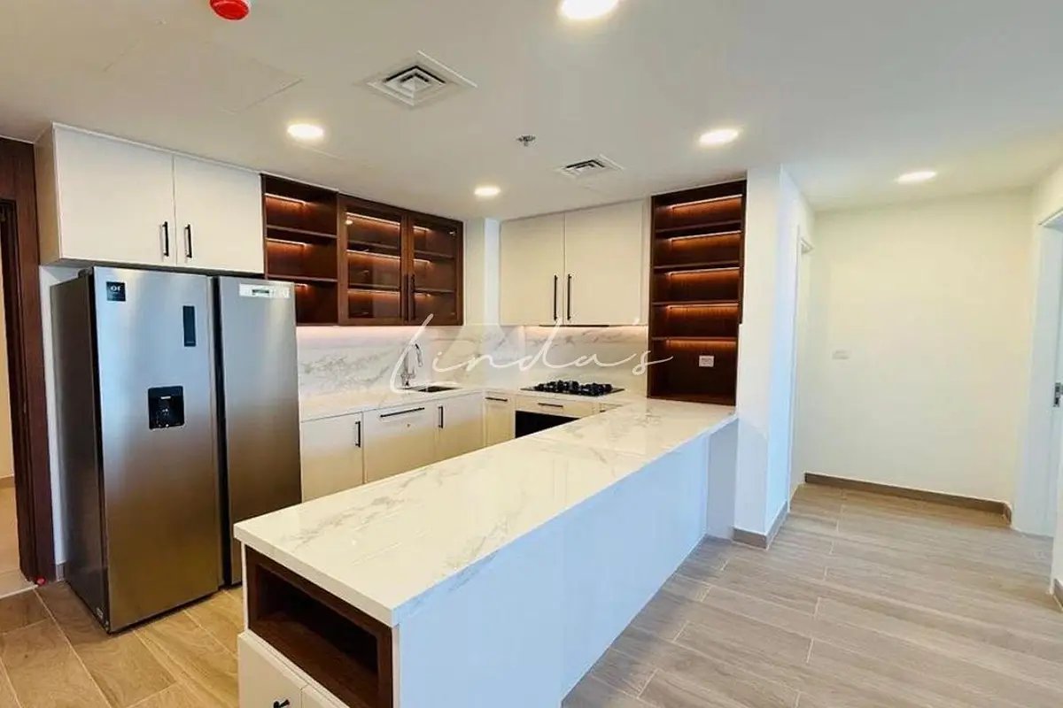2-bedroom freehold apartment in Town Square — photo 3 of 5