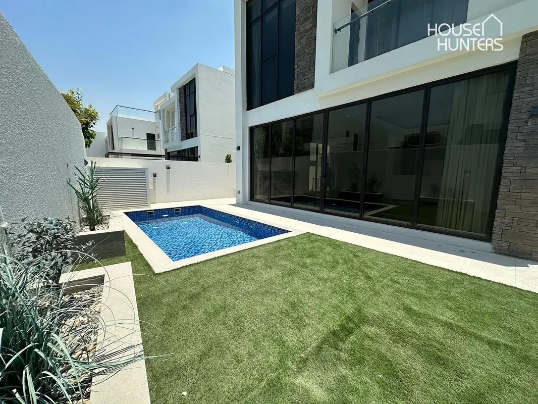 4-bedroom freehold villa in DAMAC Hills — photo 3 of 5