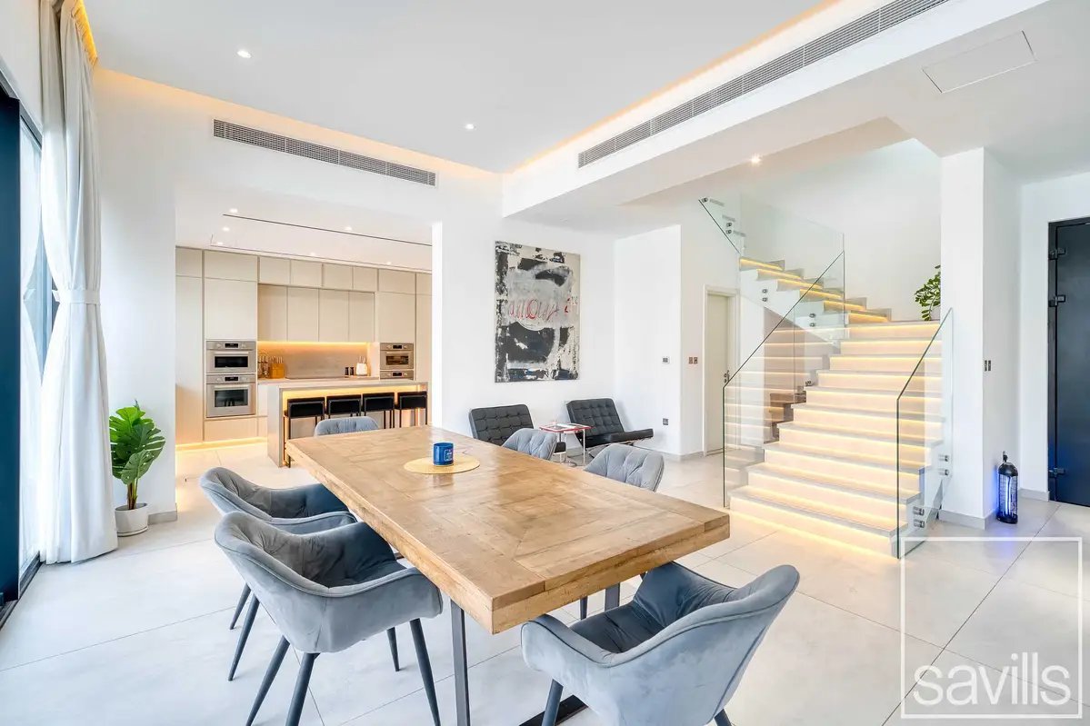4-bedroom freehold villa in Palm Jumeirah — photo 1 of 5