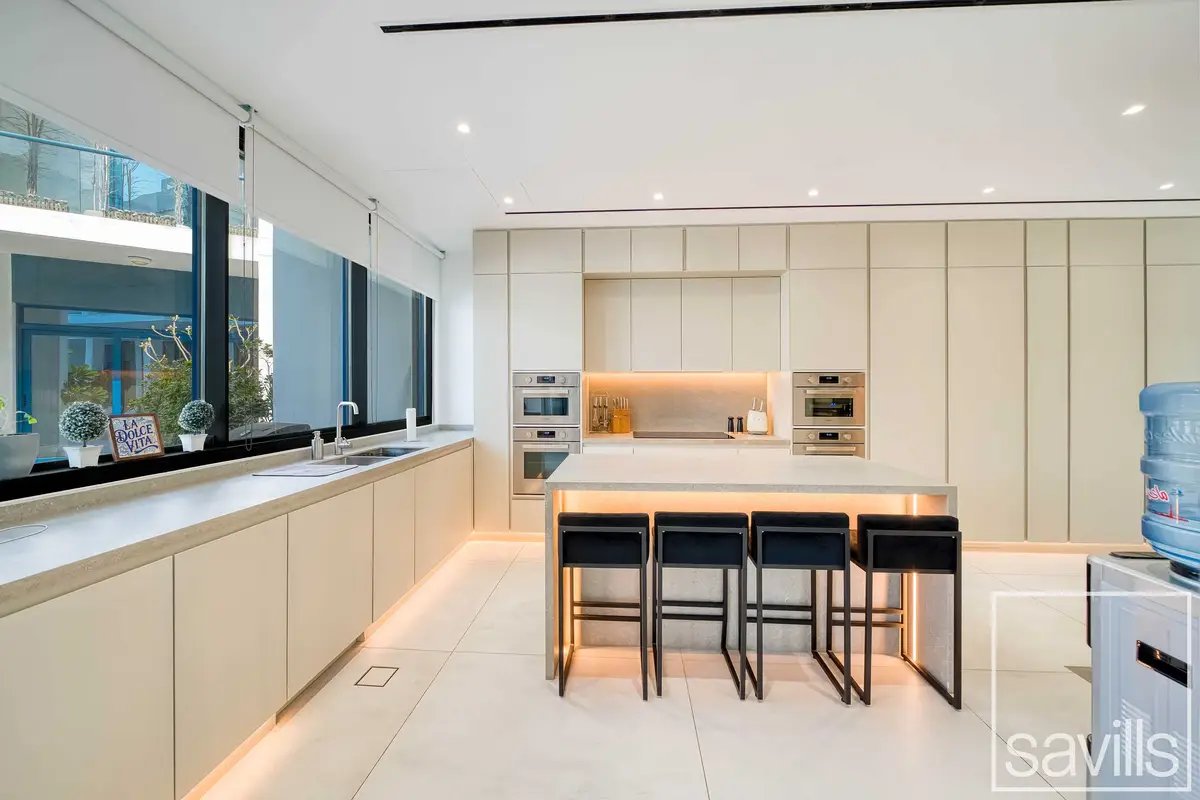 4-bedroom freehold villa in Palm Jumeirah — photo 3 of 5