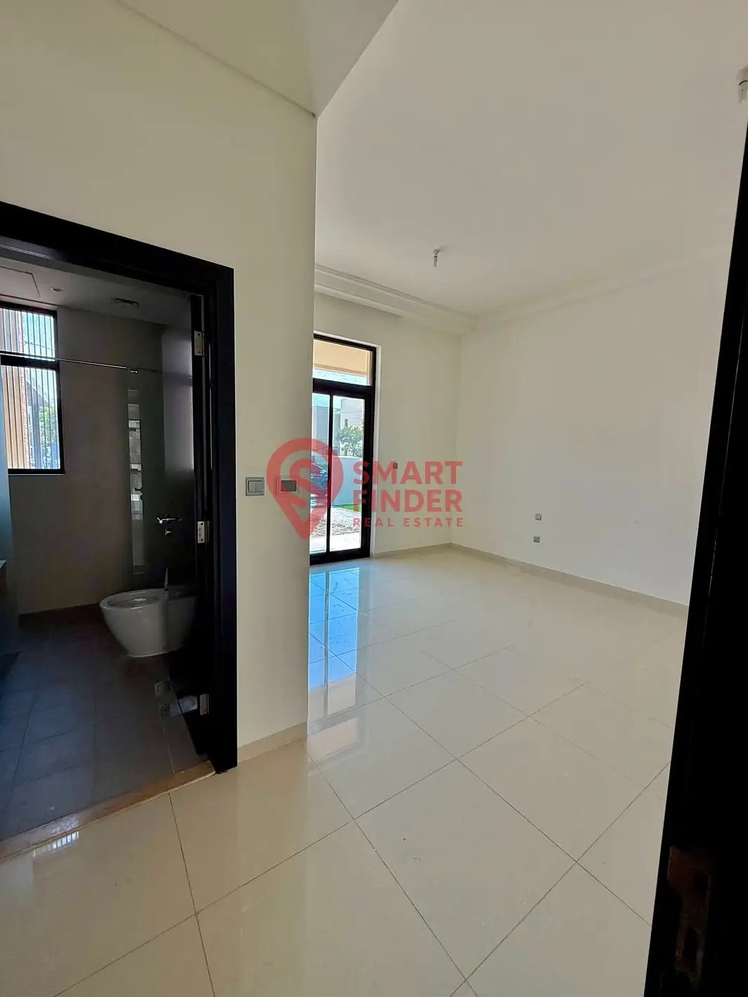 5-bedroom freehold villa in DAMAC Hills — photo 3 of 5