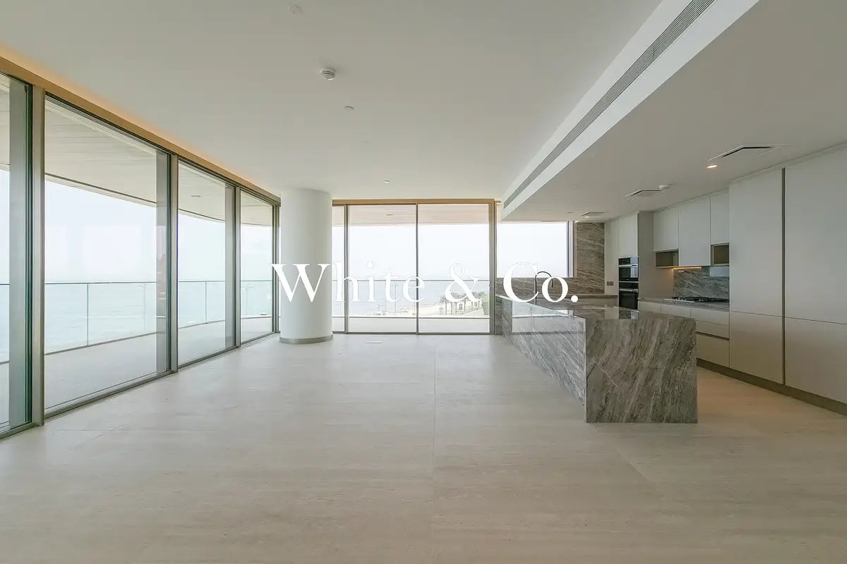 2-bedroom freehold apartment in Palm Jumeirah — photo 1 of 5