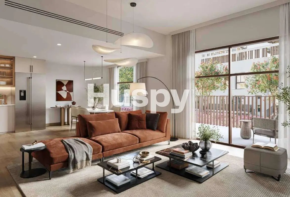3-bedroom freehold apartment in Town Square — photo 1 of 5