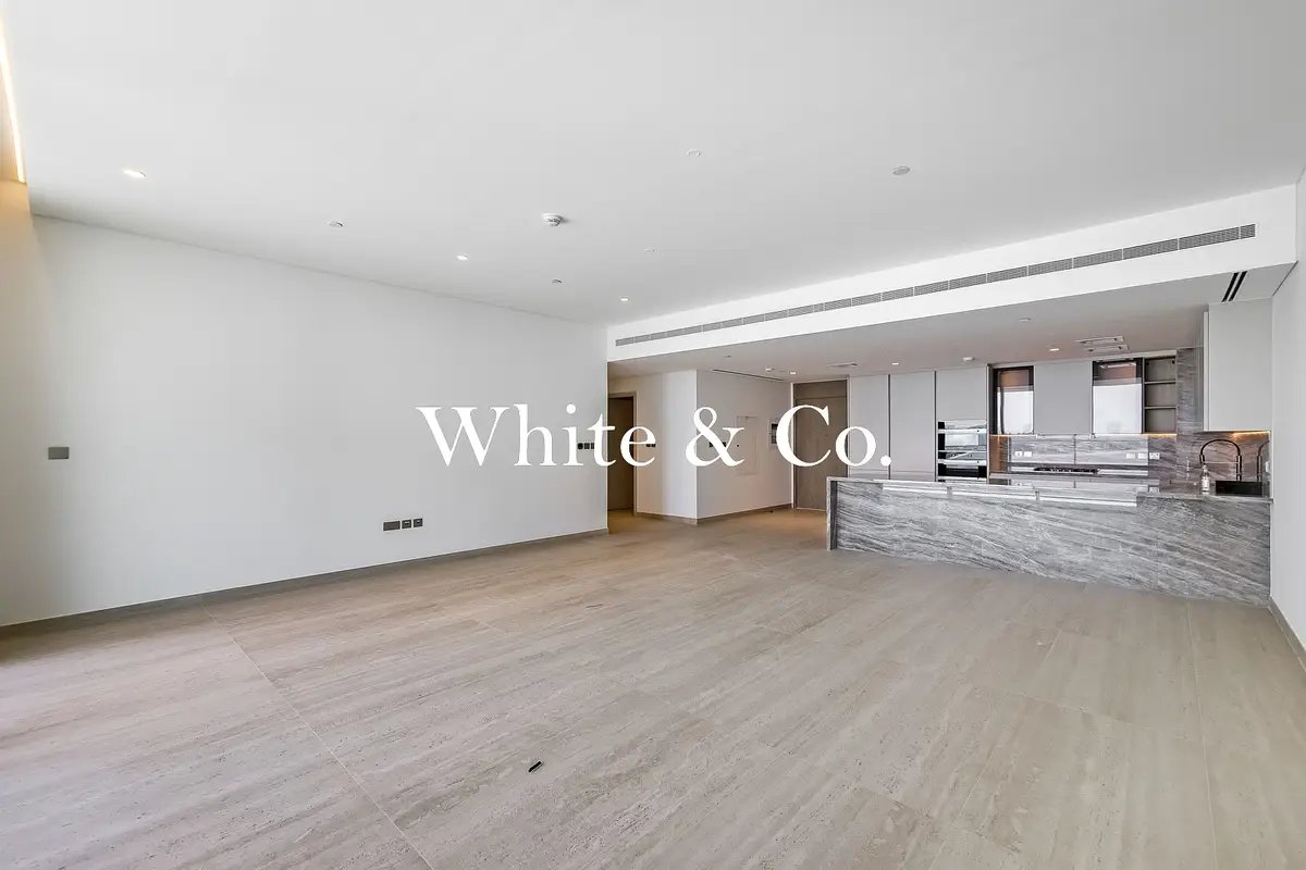 3-bedroom freehold apartment in Palm Jumeirah — photo 1 of 5