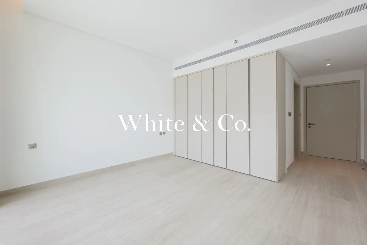 2-bedroom freehold apartment in Palm Jumeirah — photo 1 of 5