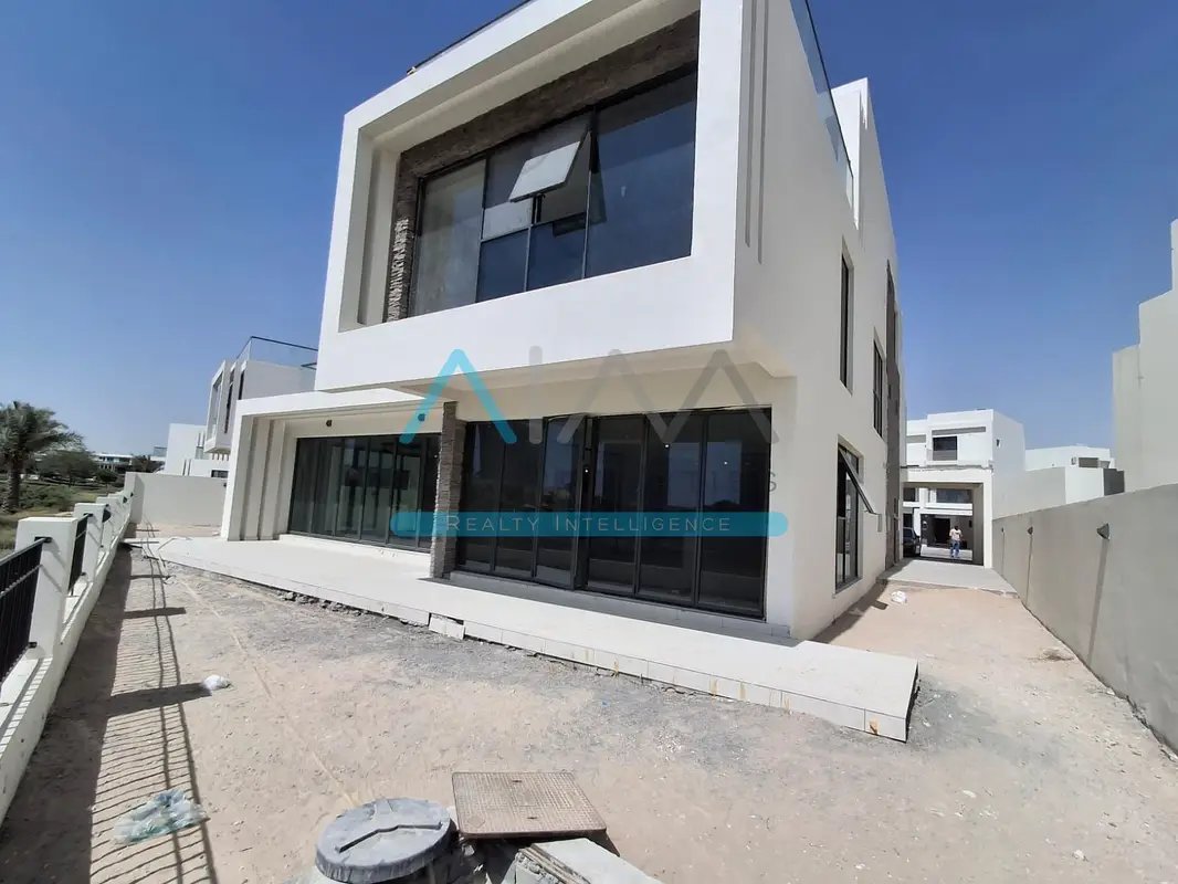 7-bedroom freehold villa in DAMAC Hills — photo 3 of 5