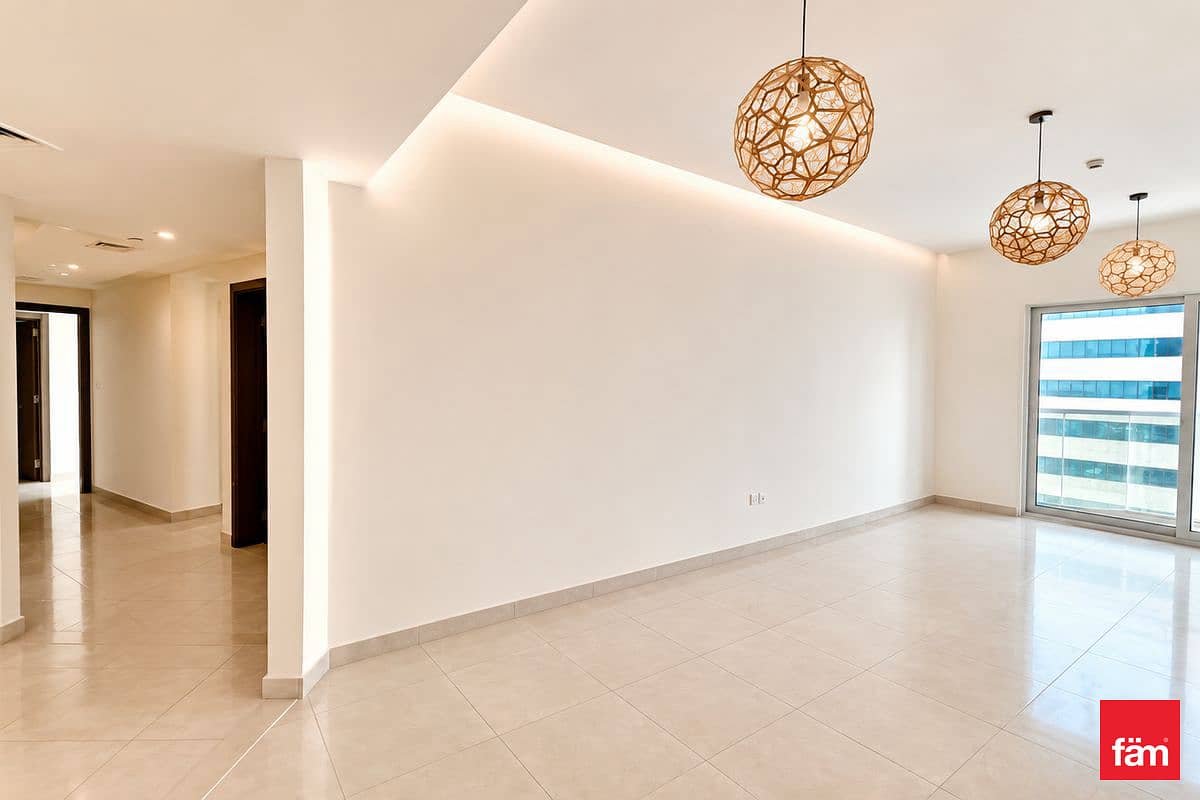 3-bedroom freehold apartment in Business Bay — photo 2 of 5