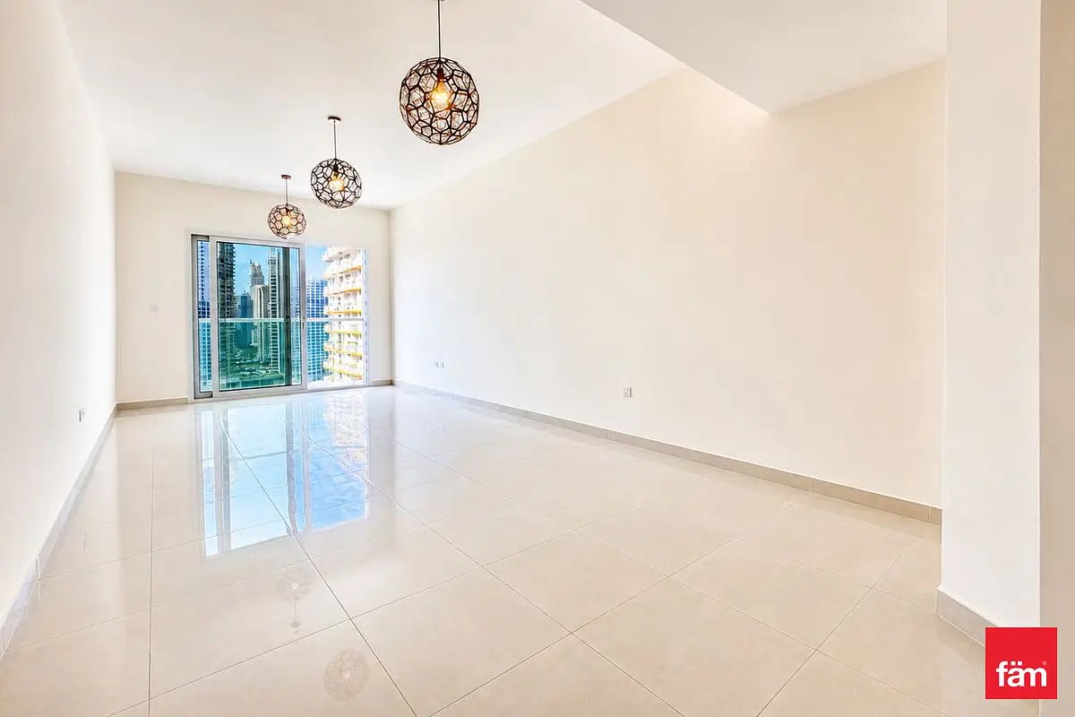3-bedroom freehold apartment in Business Bay — photo 3 of 5