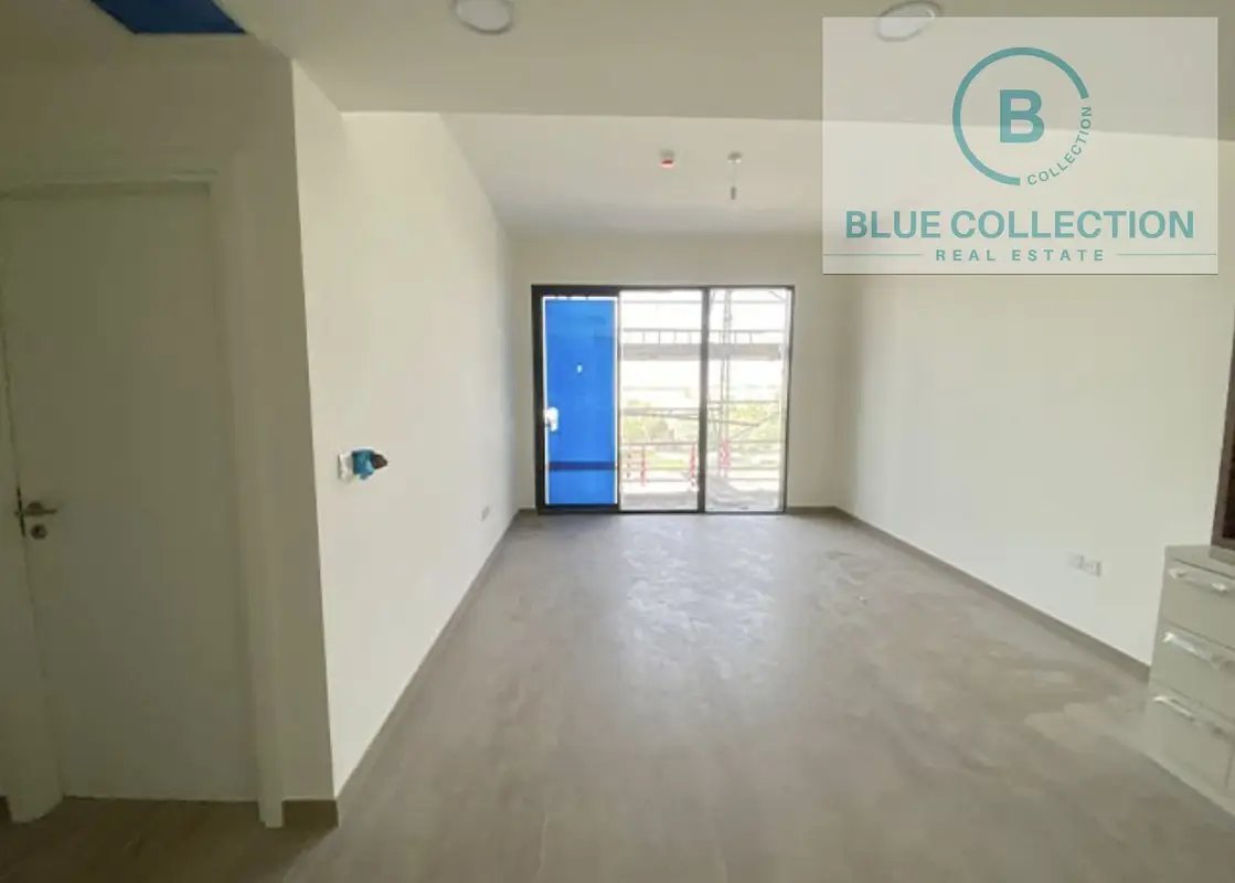 3-bedroom freehold apartment in Town Square — photo 4 of 4