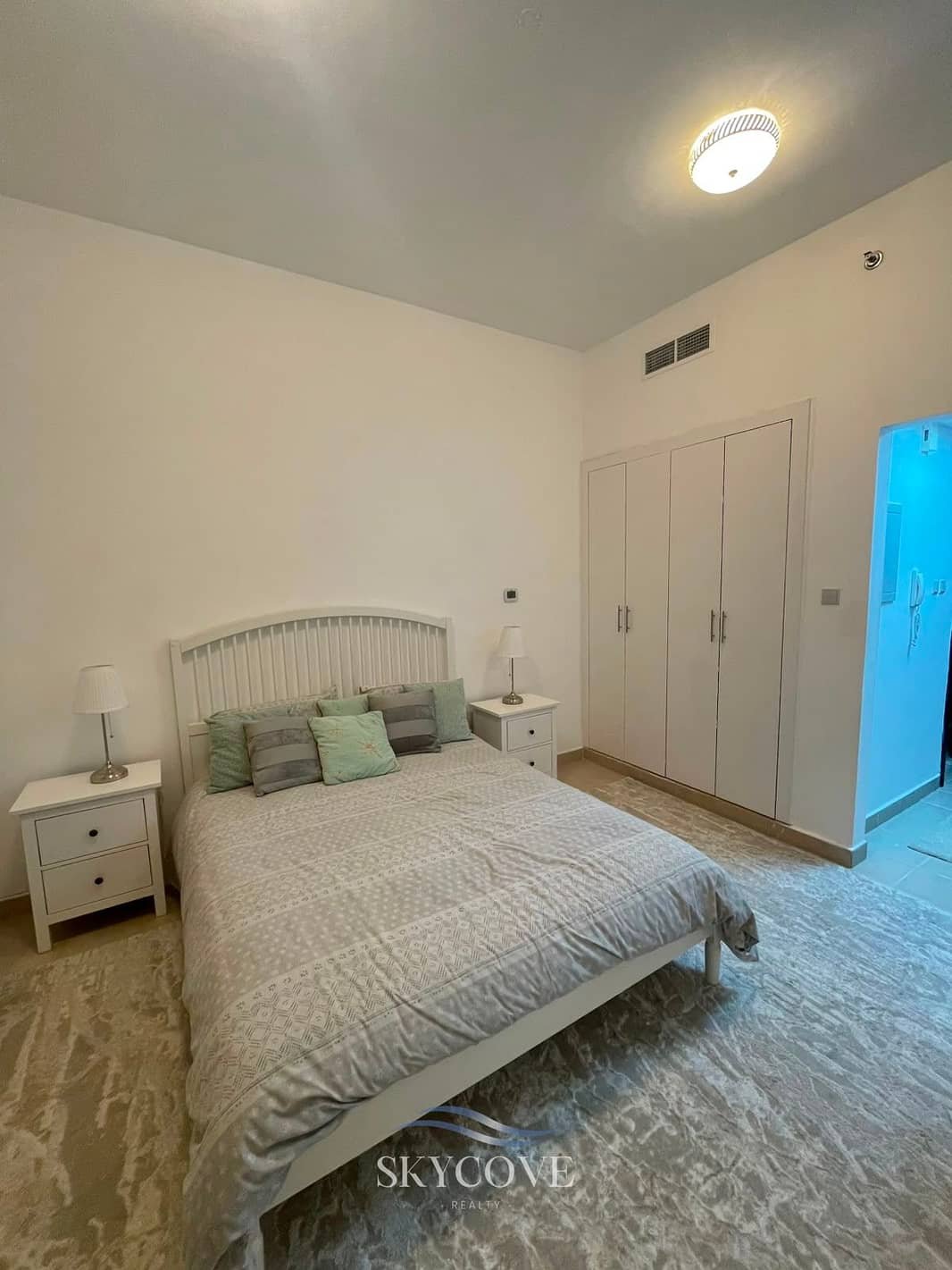 studio freehold apartment in Dubai Marina — photo 2 of 5