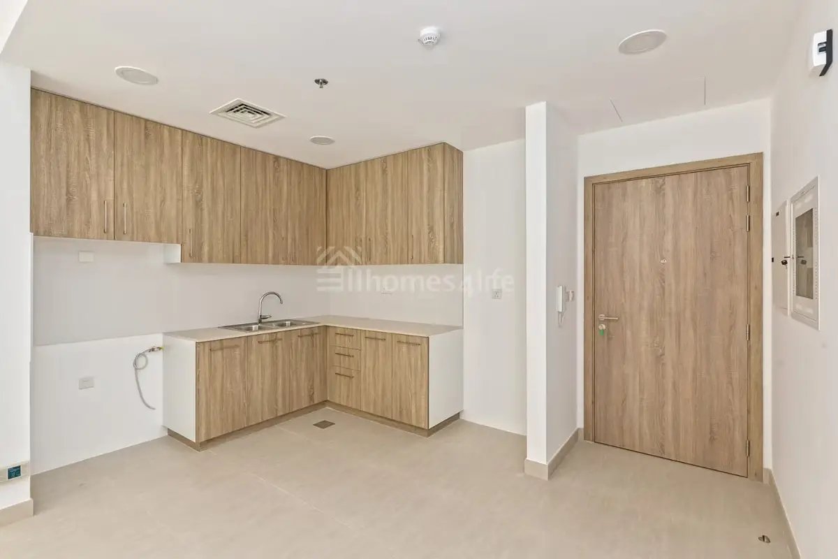 2-bedroom freehold apartment in Town Square — photo 3 of 5