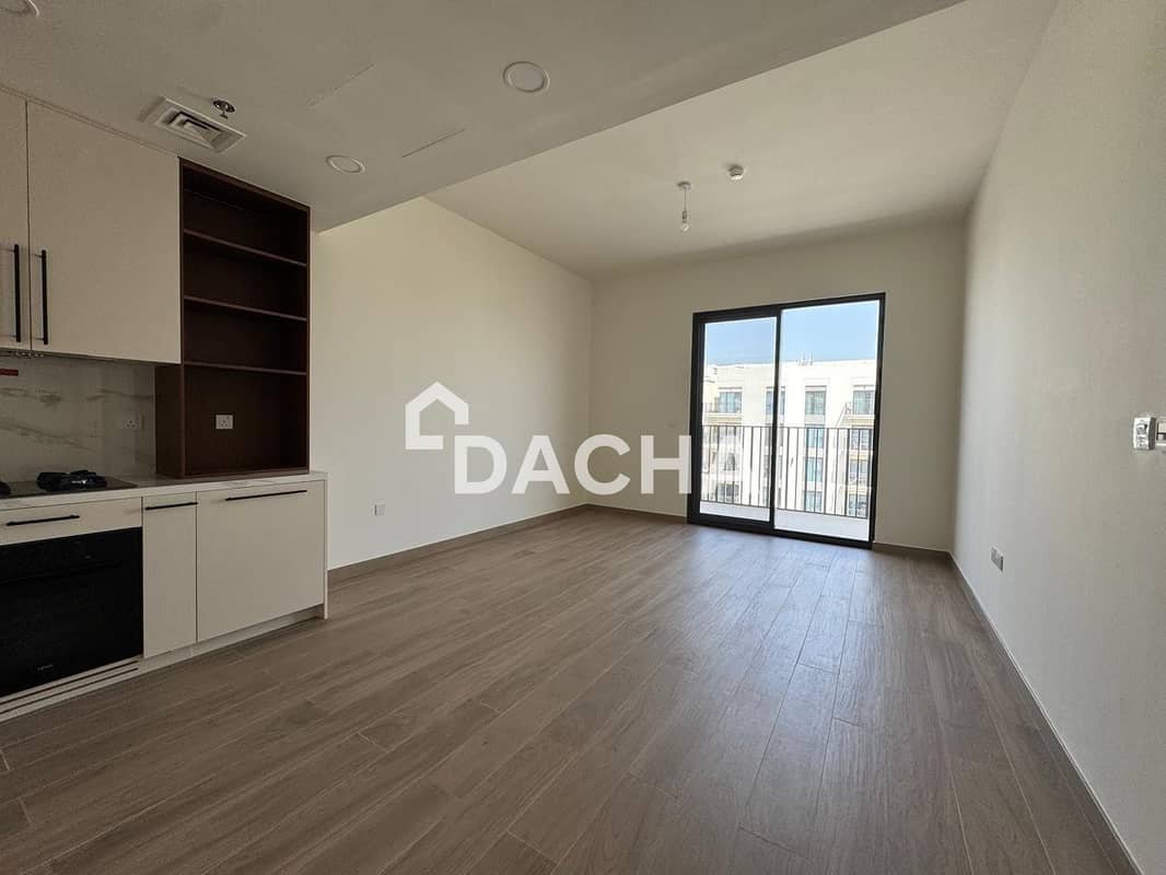1-bedroom freehold apartment in Town Square — photo 2 of 5