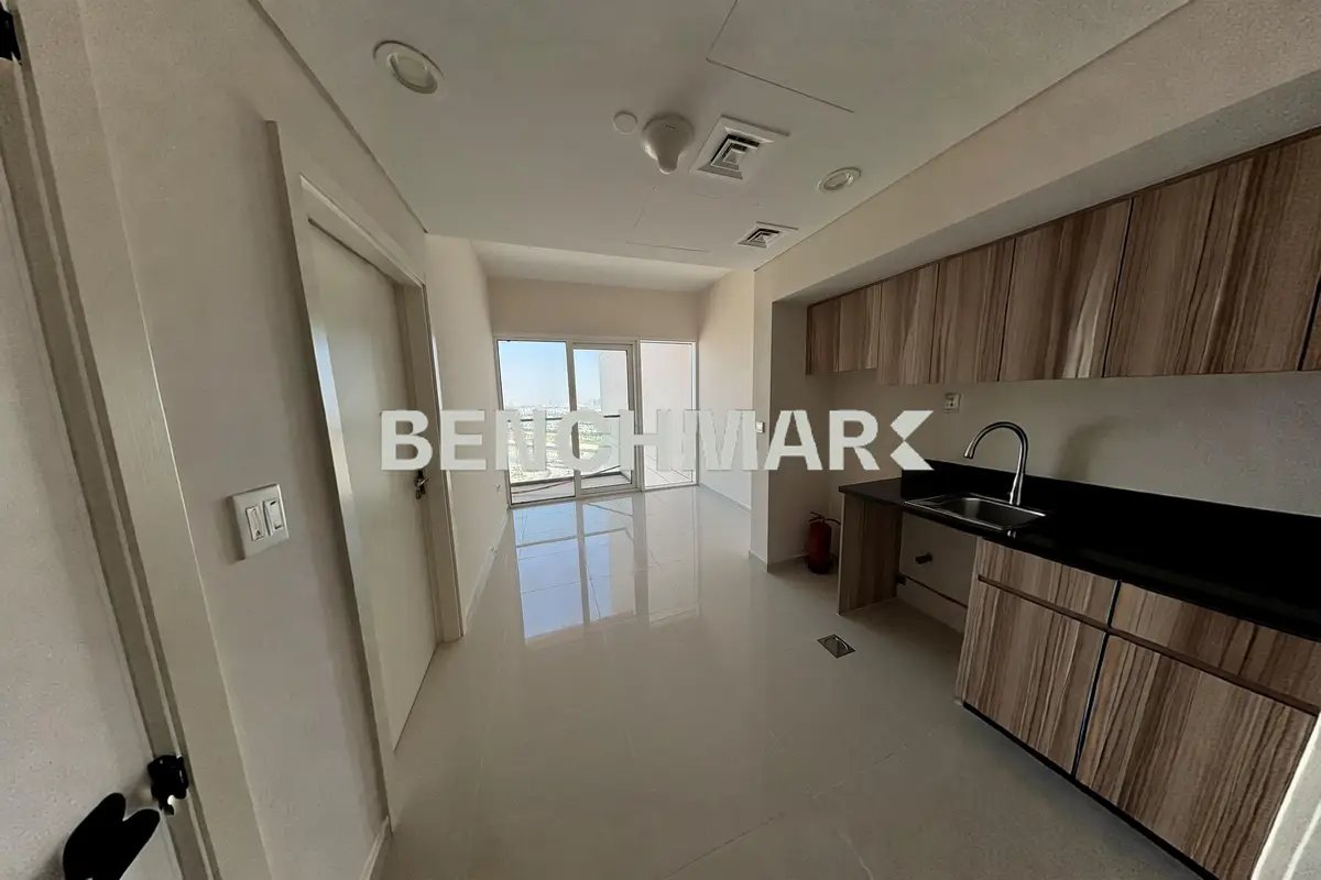 1-bedroom freehold apartment in DAMAC Hills — photo 3 of 5