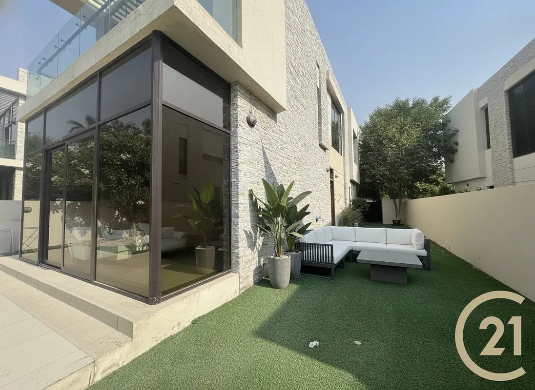 5-bedroom freehold villa in DAMAC Hills — photo 3 of 5