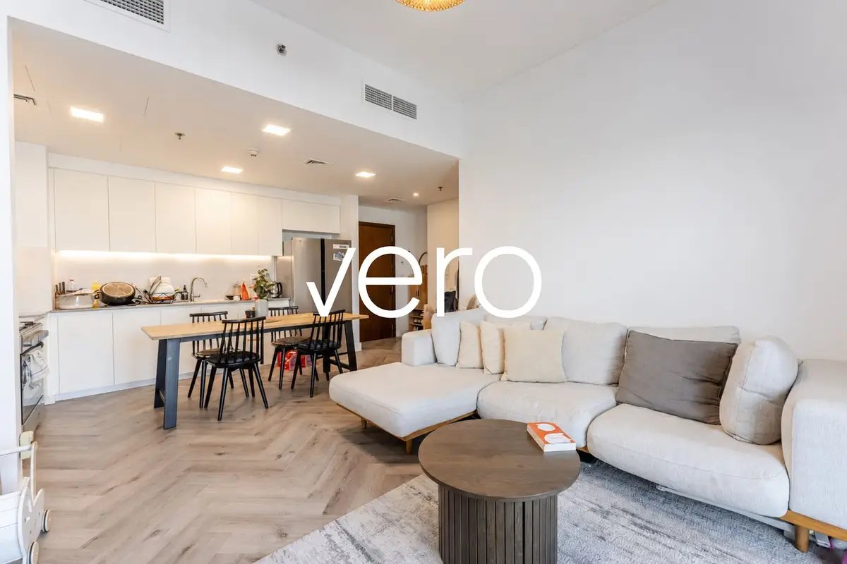 2-bedroom freehold apartment in Town Square — photo 2 of 4
