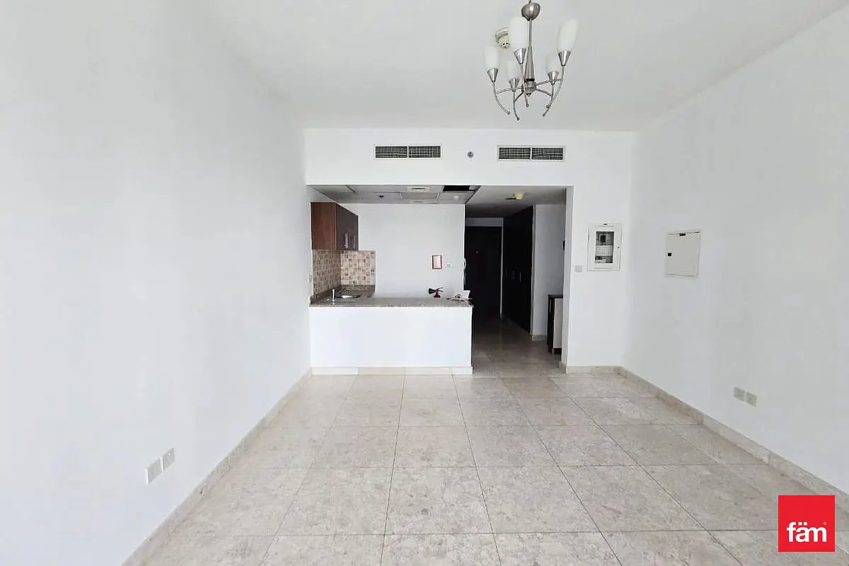 studio freehold apartment in Business Bay — photo 3 of 5