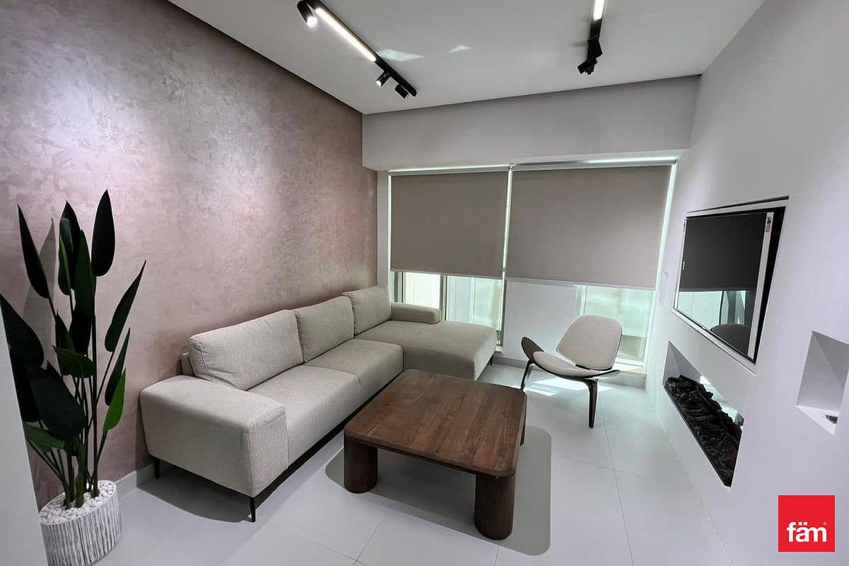 studio freehold apartment in Downtown Dubai — photo 2 of 5