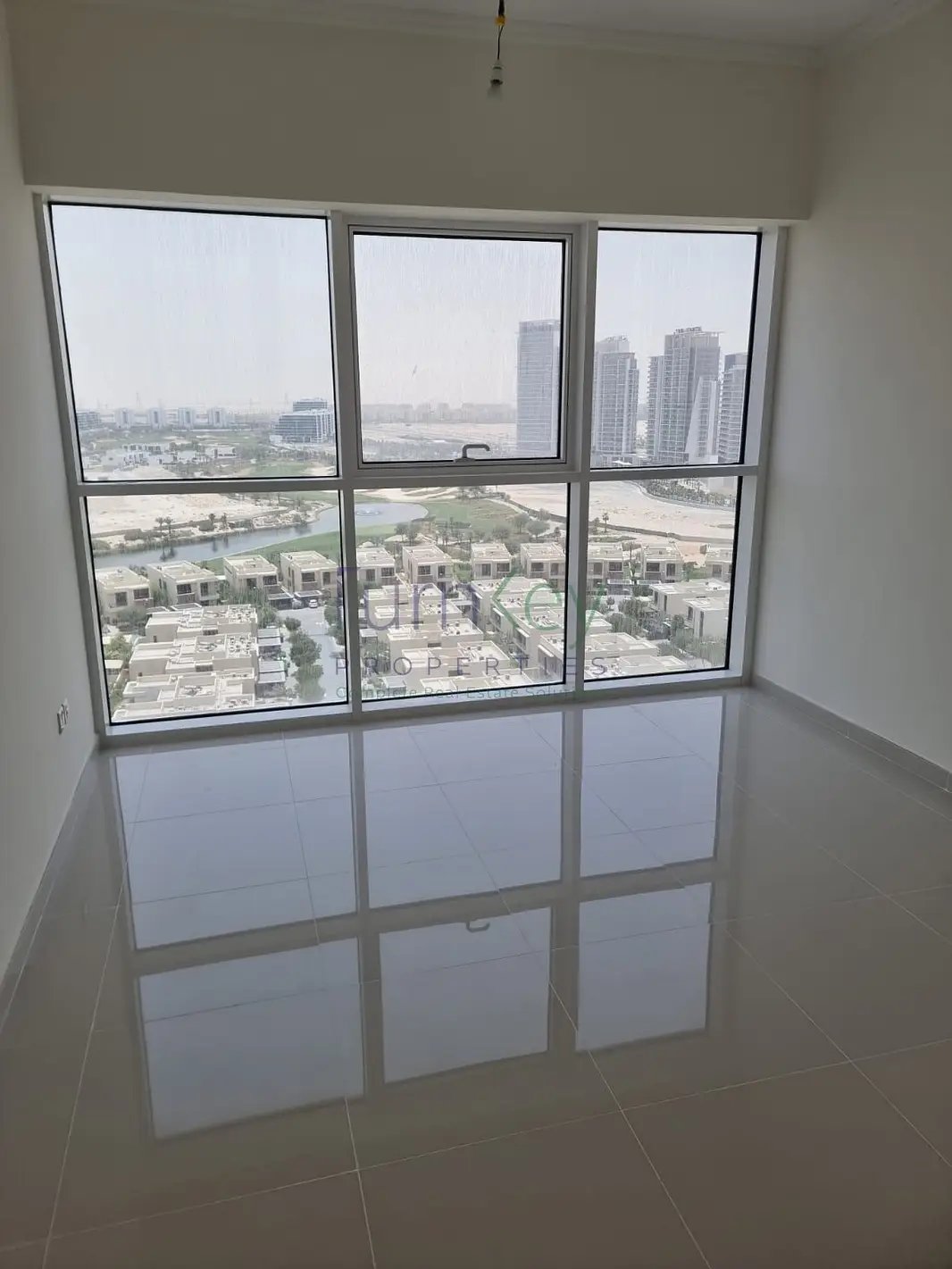 1-bedroom freehold apartment in DAMAC Hills — photo 1 of 4