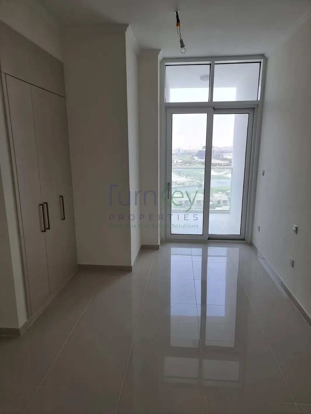 1-bedroom freehold apartment in DAMAC Hills — photo 2 of 4