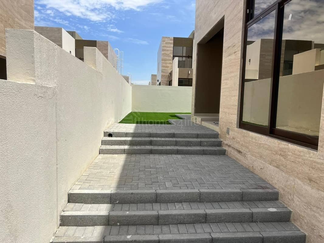 4-bedroom freehold villa in Mohammed Bin Rashid City (MBR City) — photo 4 of 5