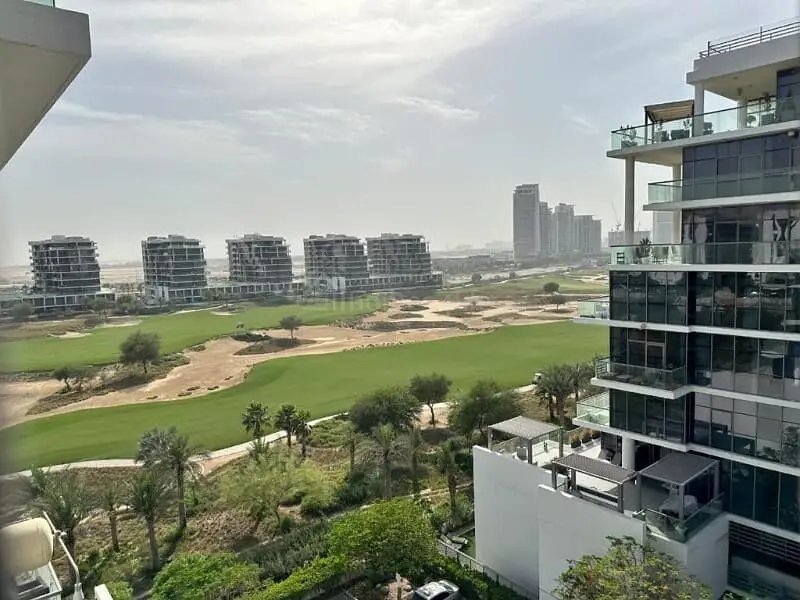 studio freehold apartment in DAMAC Hills — photo 3 of 5